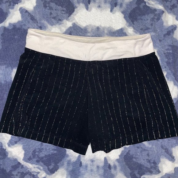 lululemon athletica Pants - Lululemon Wet. Dry. Warm Shorts Sz 8